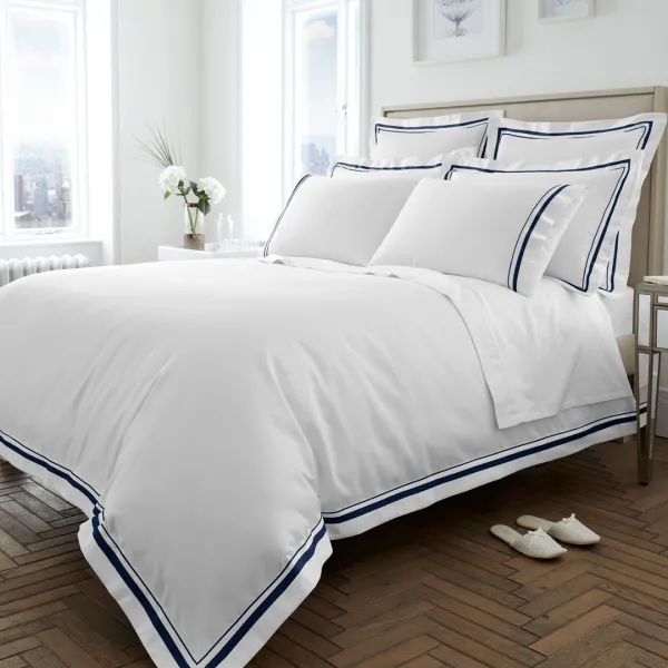 1000TC King Duvet Cover Set White/Navy