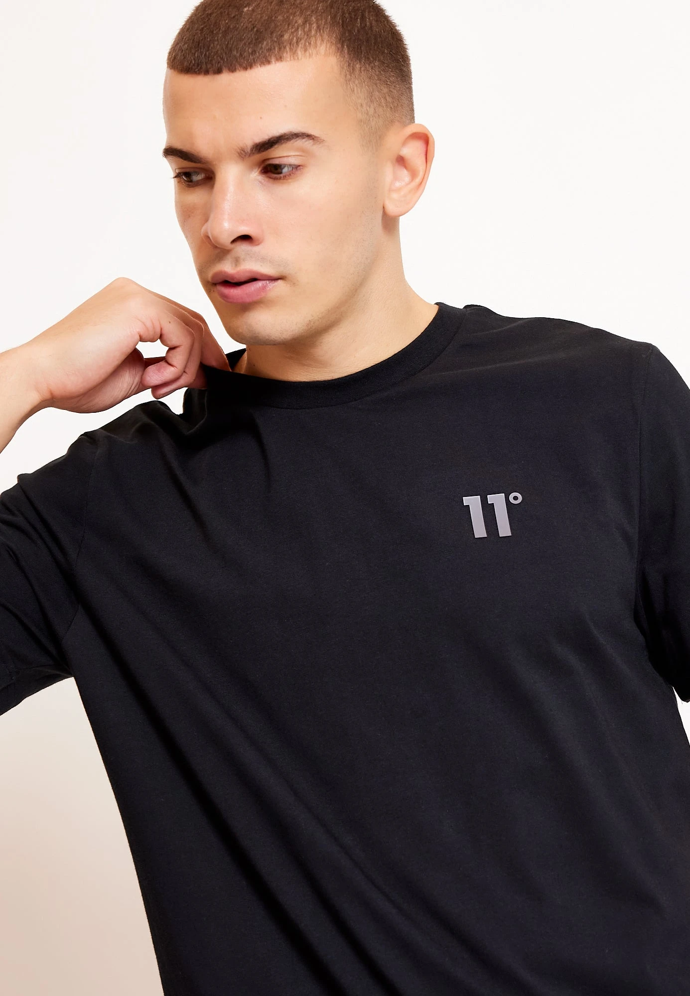 3D Embroidery Hem T-Shirt - Black