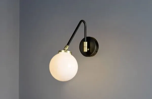 Array Wall Single - DALI-A Wall Light bronze with bronze details and shiny opal glass