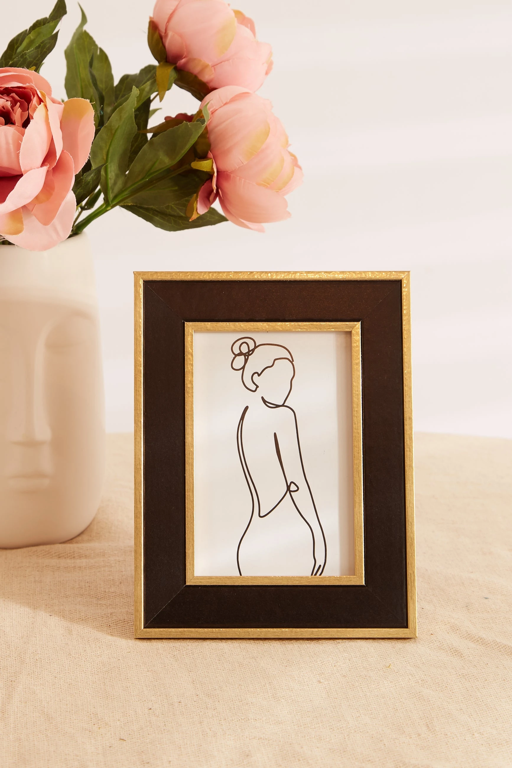 Black & Gold Border Picture Frame - 








  
    
    


  Black

