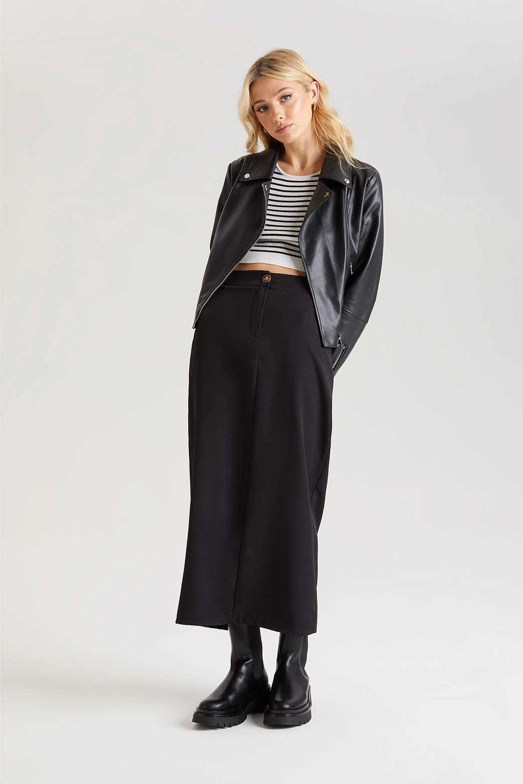 Black Tailored Maxi Skirt /
