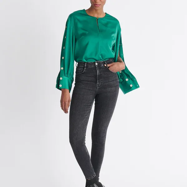 Button sleeve blouse