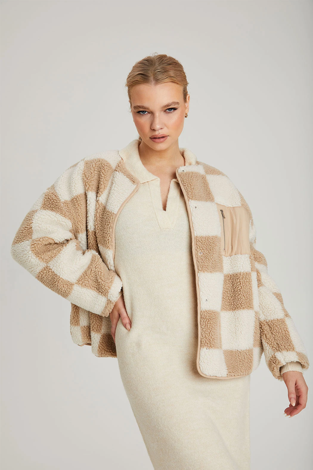 Checkerboard Collarless Coat Cream /