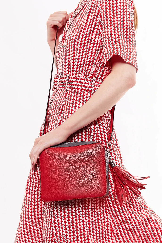 Daisy Camera Bag With Tassel - Red