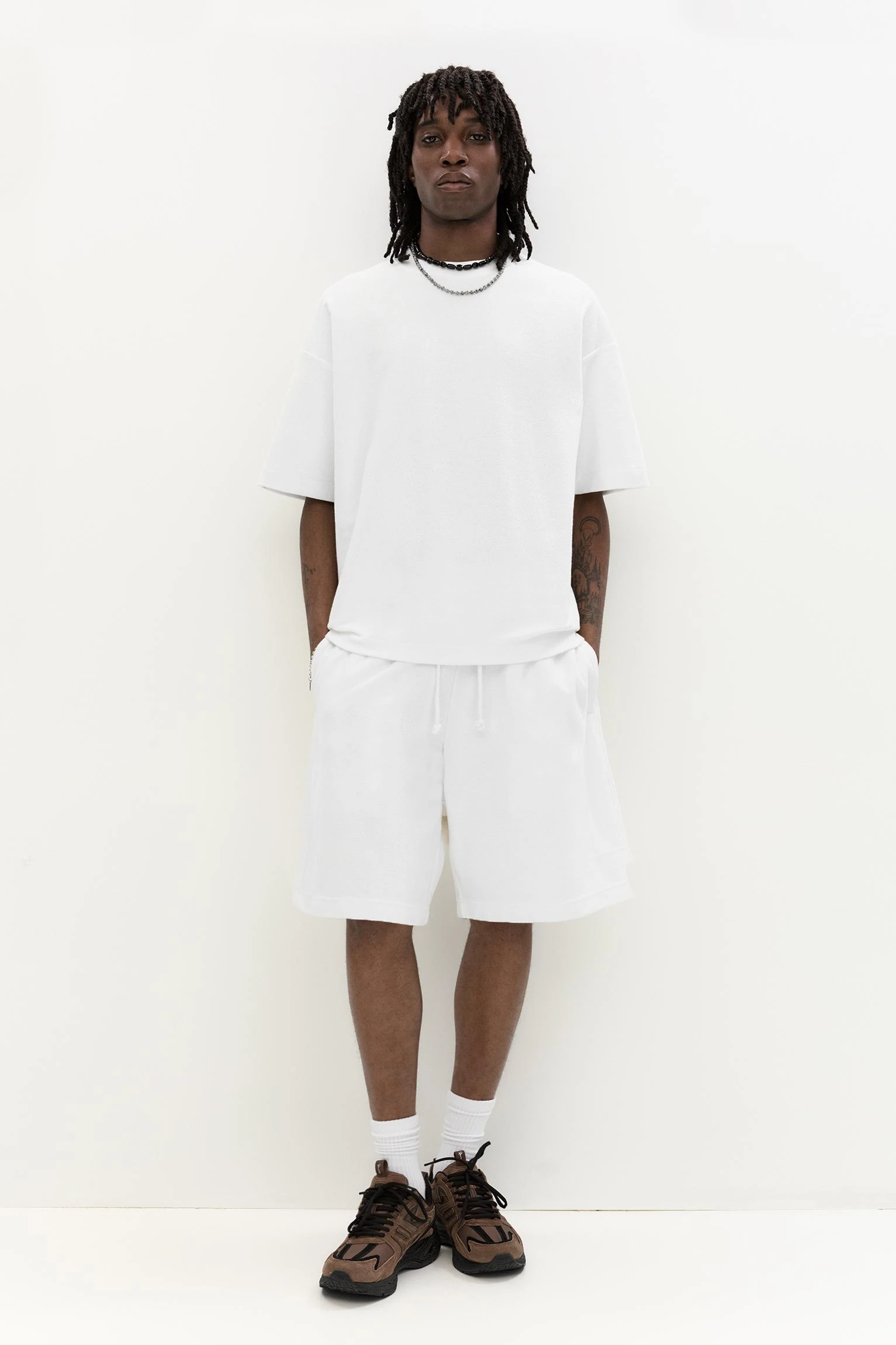Diagonal Textured Jogger Bermuda Shorts - Off white