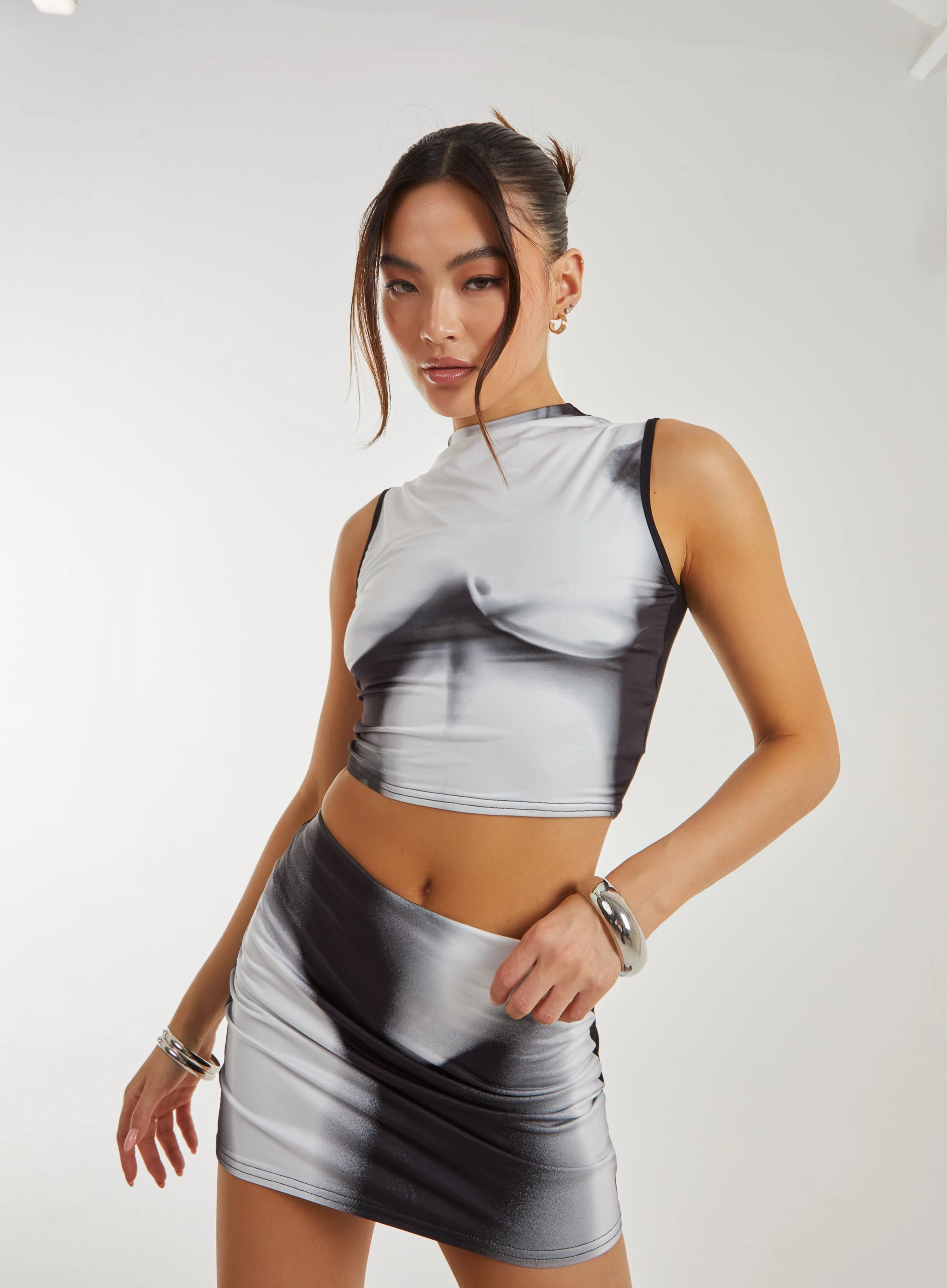 Graphic Silhouette Crop Top Black