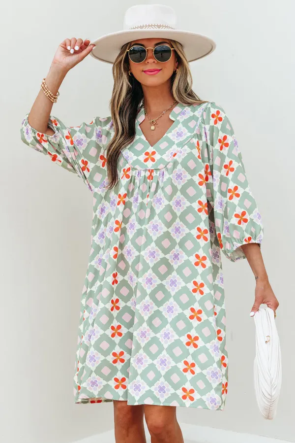 Green Geometric Floral Print / Sleeve Notched Neck Mini Dress - Green / / 100%Polyester - Green