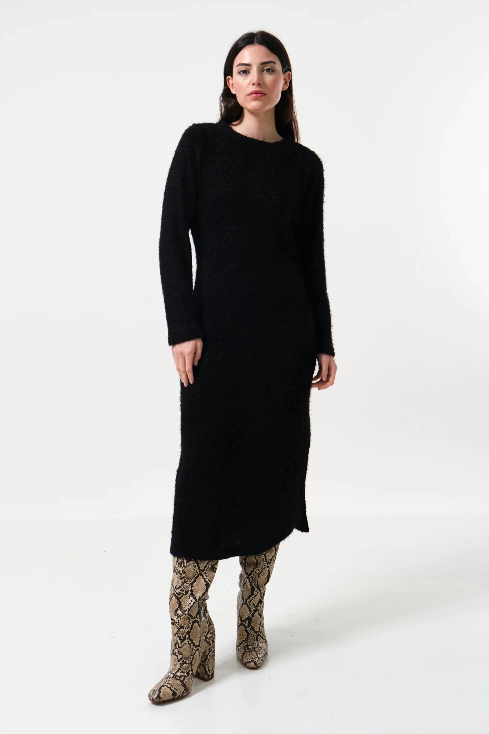 Guila Eyelash Rib Long Sleeve Midi Dress - Black - 








  
    
    


  Black

