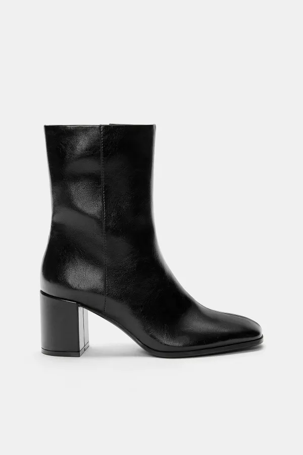 High-Heel Ankle Boots - Black
