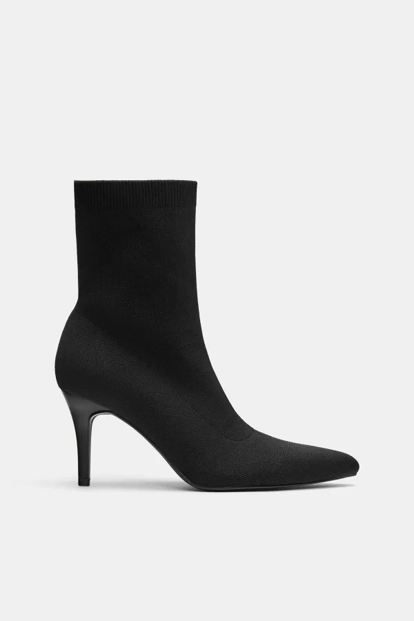 High-Heel Ankle Boots - Black