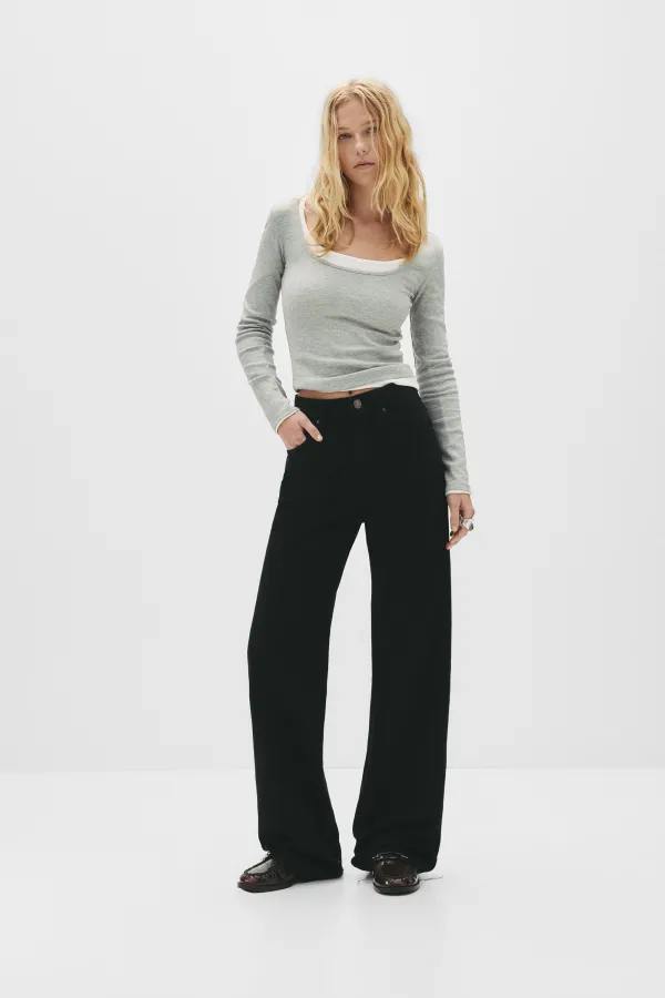 High-Waist Straight-Leg Jeans - Black