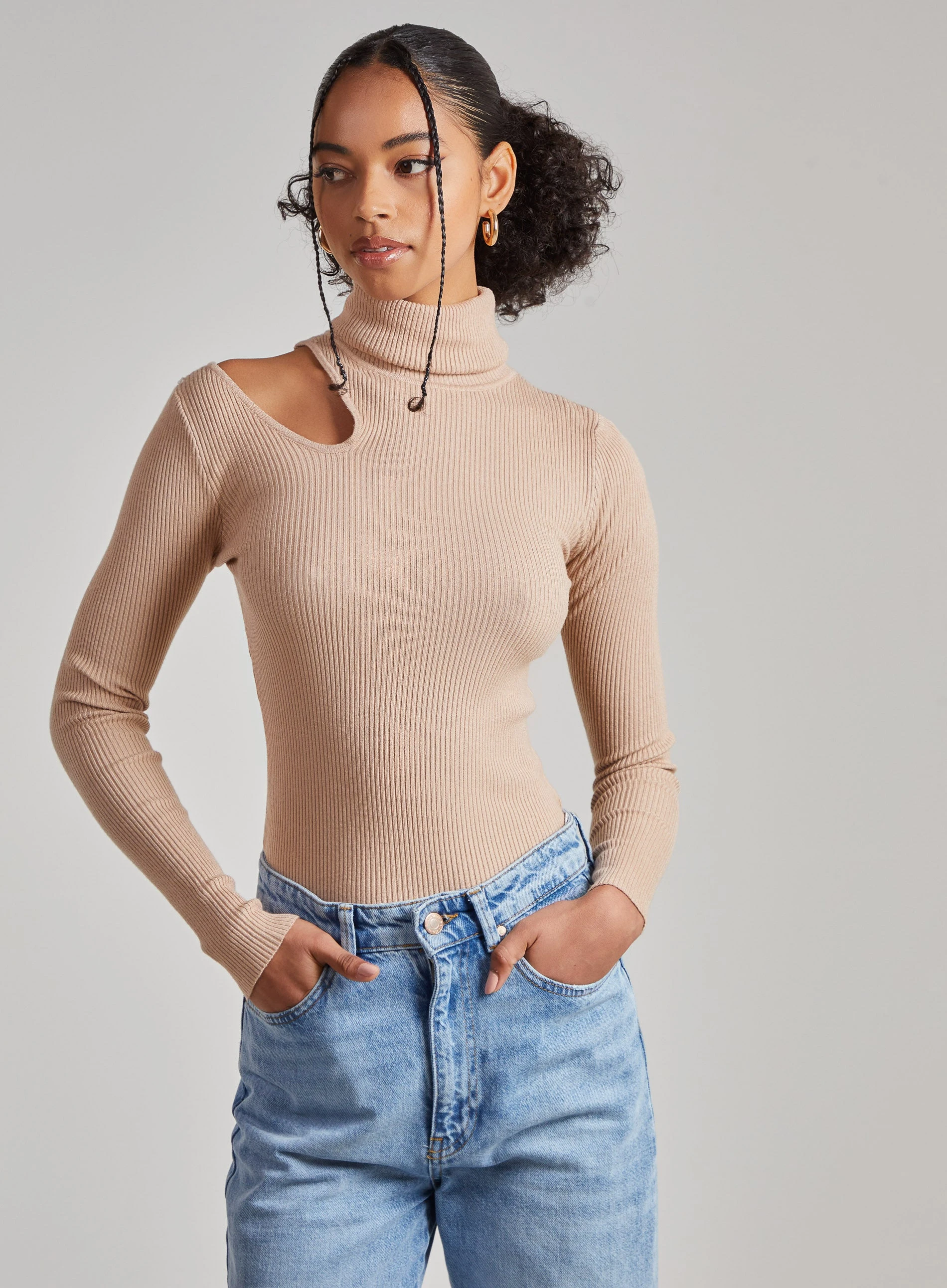 Knit Cut Out Turtle Neck Top  - M  - Camel