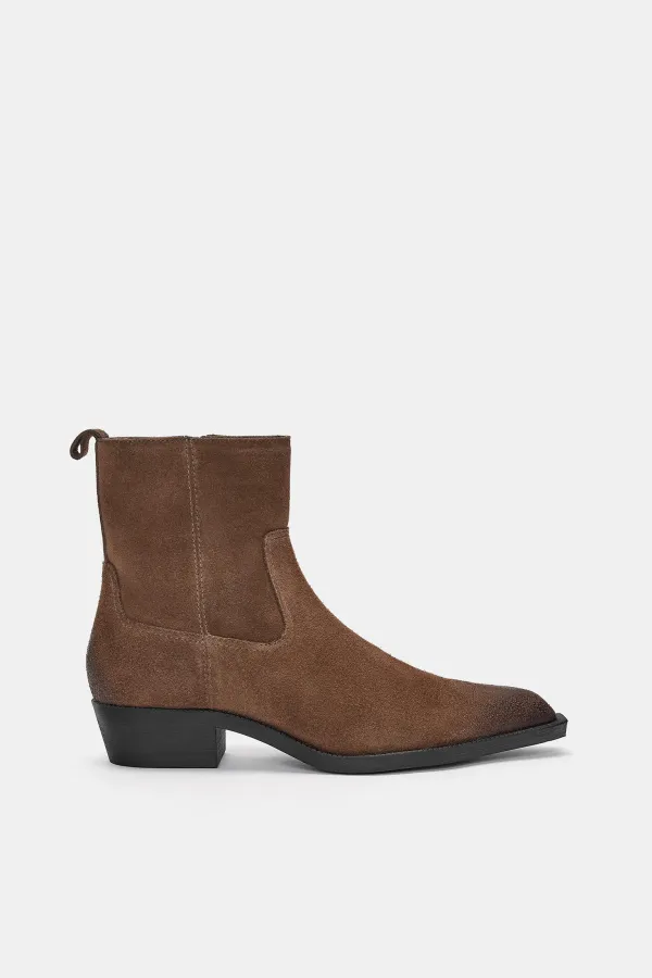 Leather Cowboy Boots - Brown