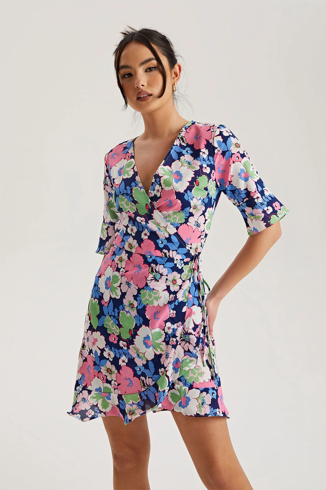 Lex Floral Mini Wrap Dress Blackpattern / 8