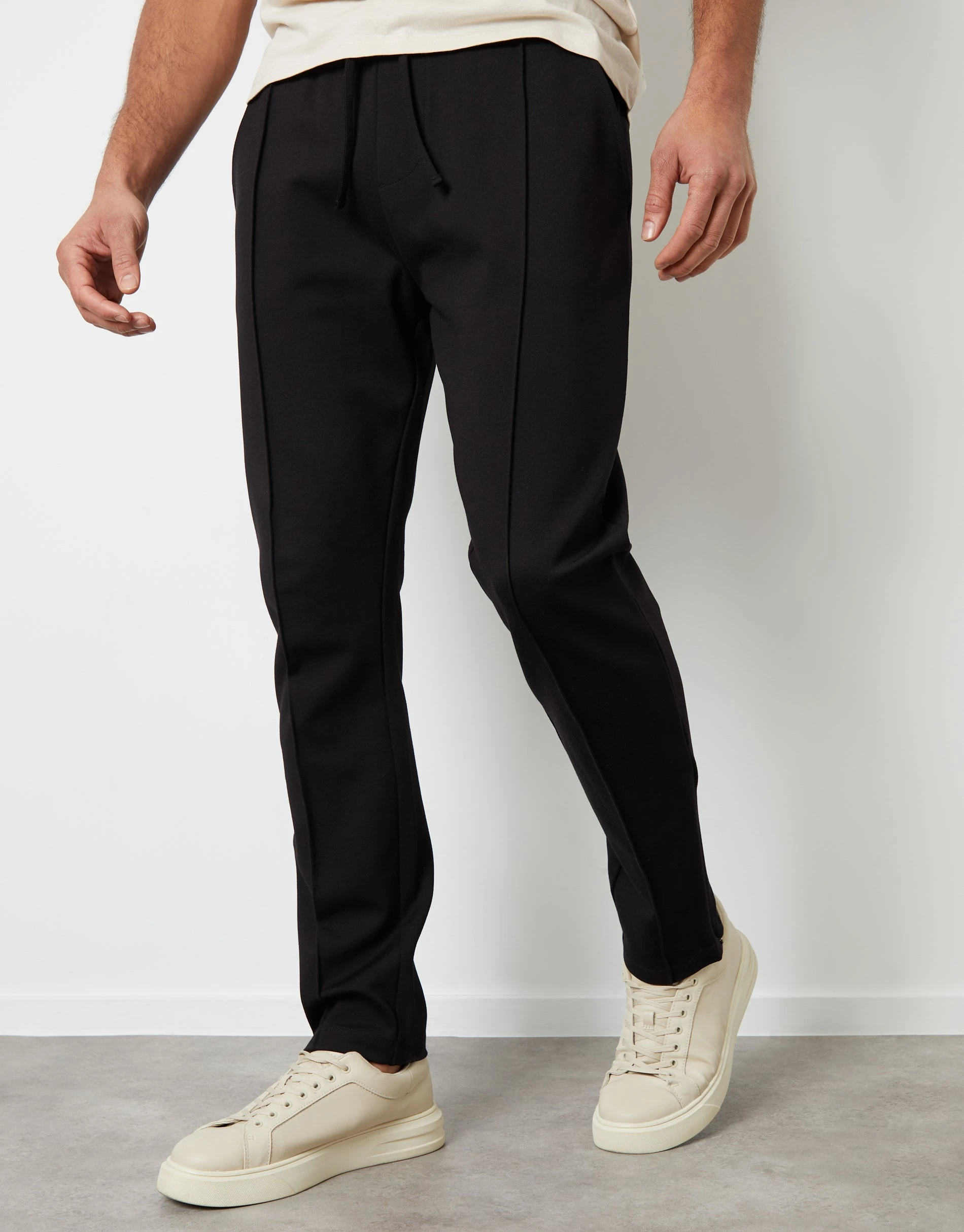 Luxe Men's Black Slim Fit Joggers