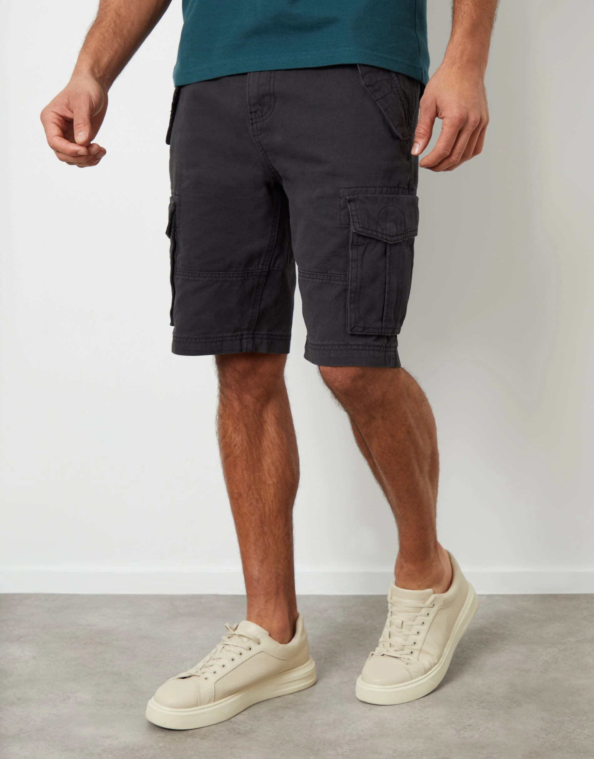 Men's Black Cotton Utility Cargo Shorts