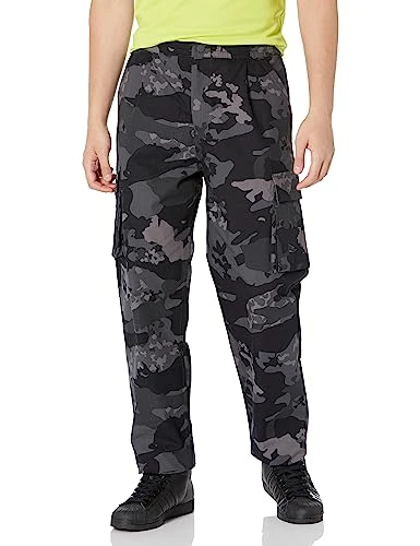 Men's Graphics Camouflage Cargo Pants, Carbon, Medium