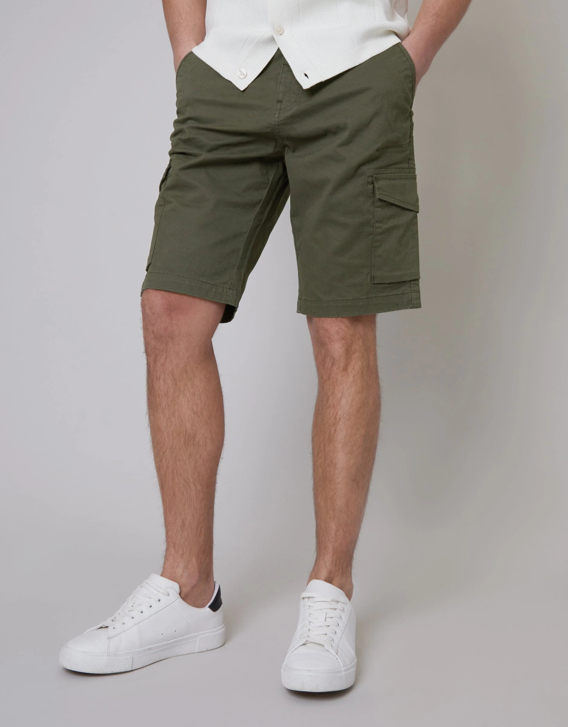 Men's Khaki Stretch Cargo Shorts