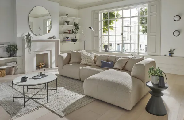 Model Three Chaise Sofa RHF Catch Me Sandshell - Beige