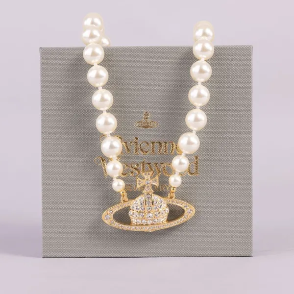 One Row Pearl Bas Relief Choker