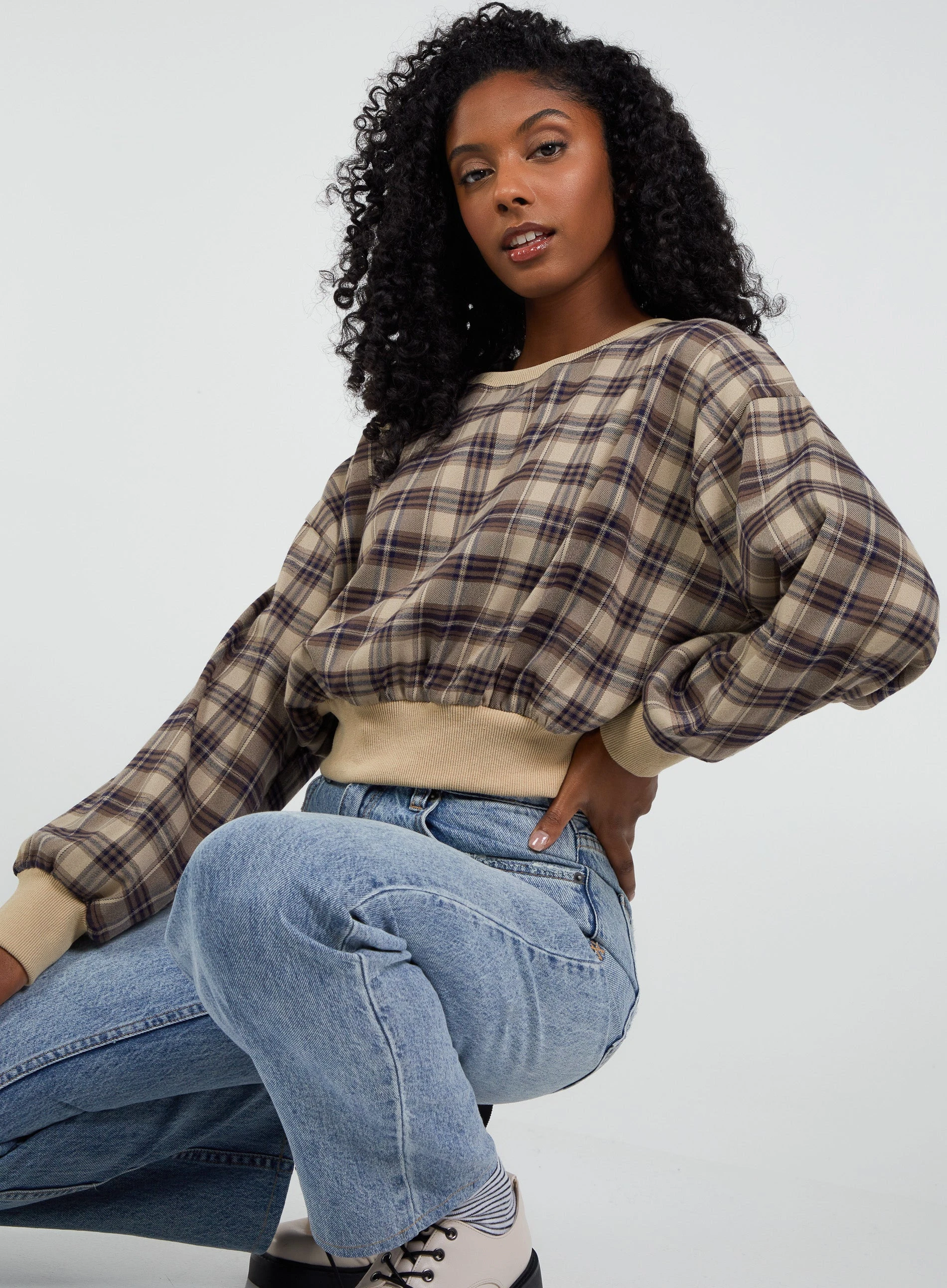 Oversized Cropped Check Sweatshirt  - S  - Brown