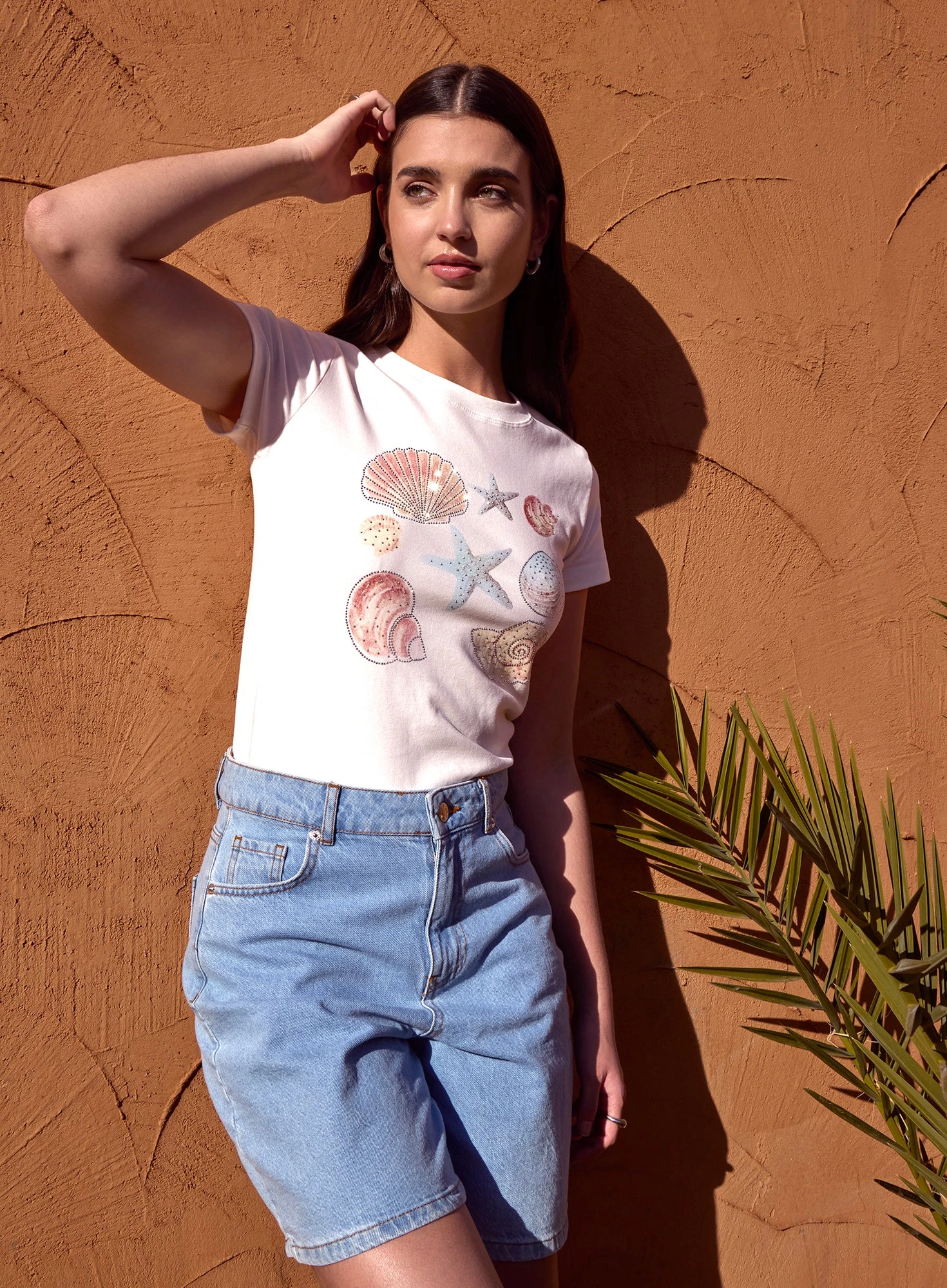 Shell Embellished T hirt / IVORY
