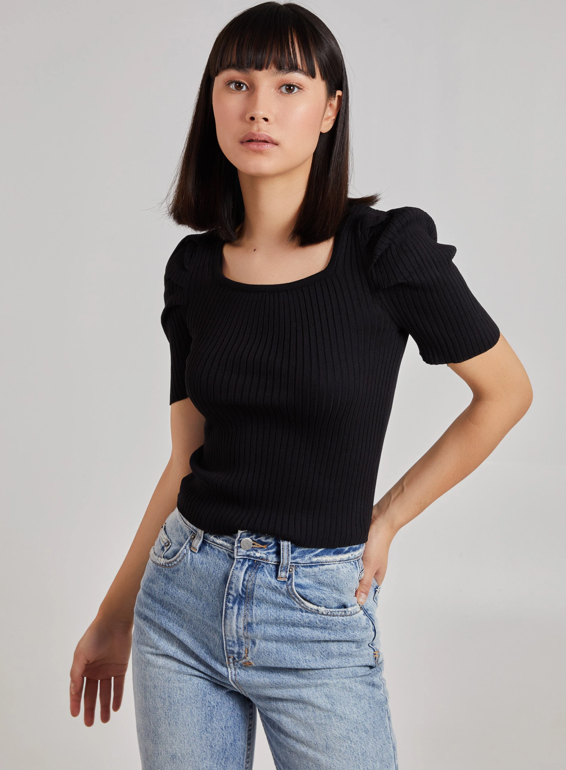 Short Puff Sleeves Scoop Neck Ribbed Top - M-L - BLACK