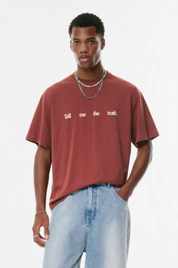 Short Sleeve T-Shirt With Graphic And Slogan - Maroon