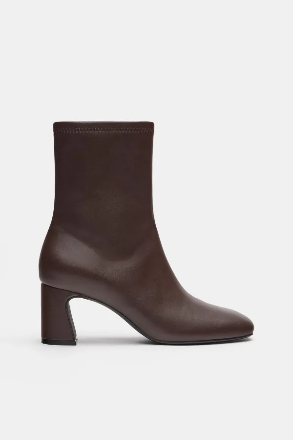Stretch Heel Ankle Boots - Burgundy