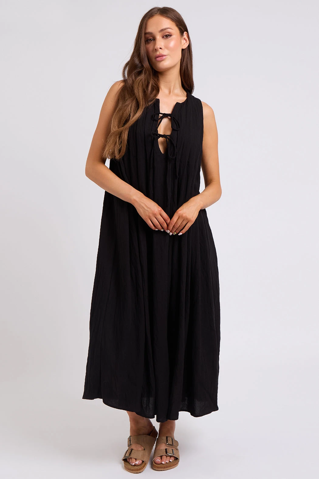 Tie Front Linen-Blend Pleated Maxi Dress /