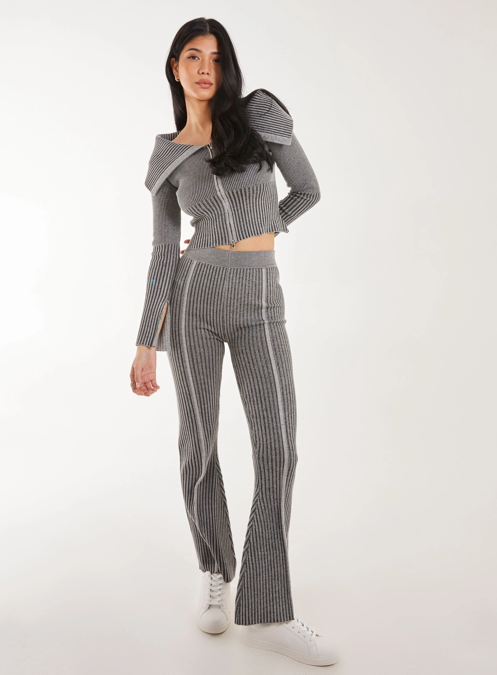 Two Tone Rib Seam Detail Flares  - M/L  - BLACK