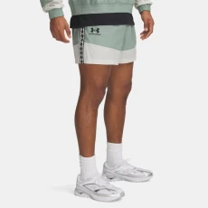 Under Armour Terrace96 Woven Mens Shorts Silica Green / Summit White / Black