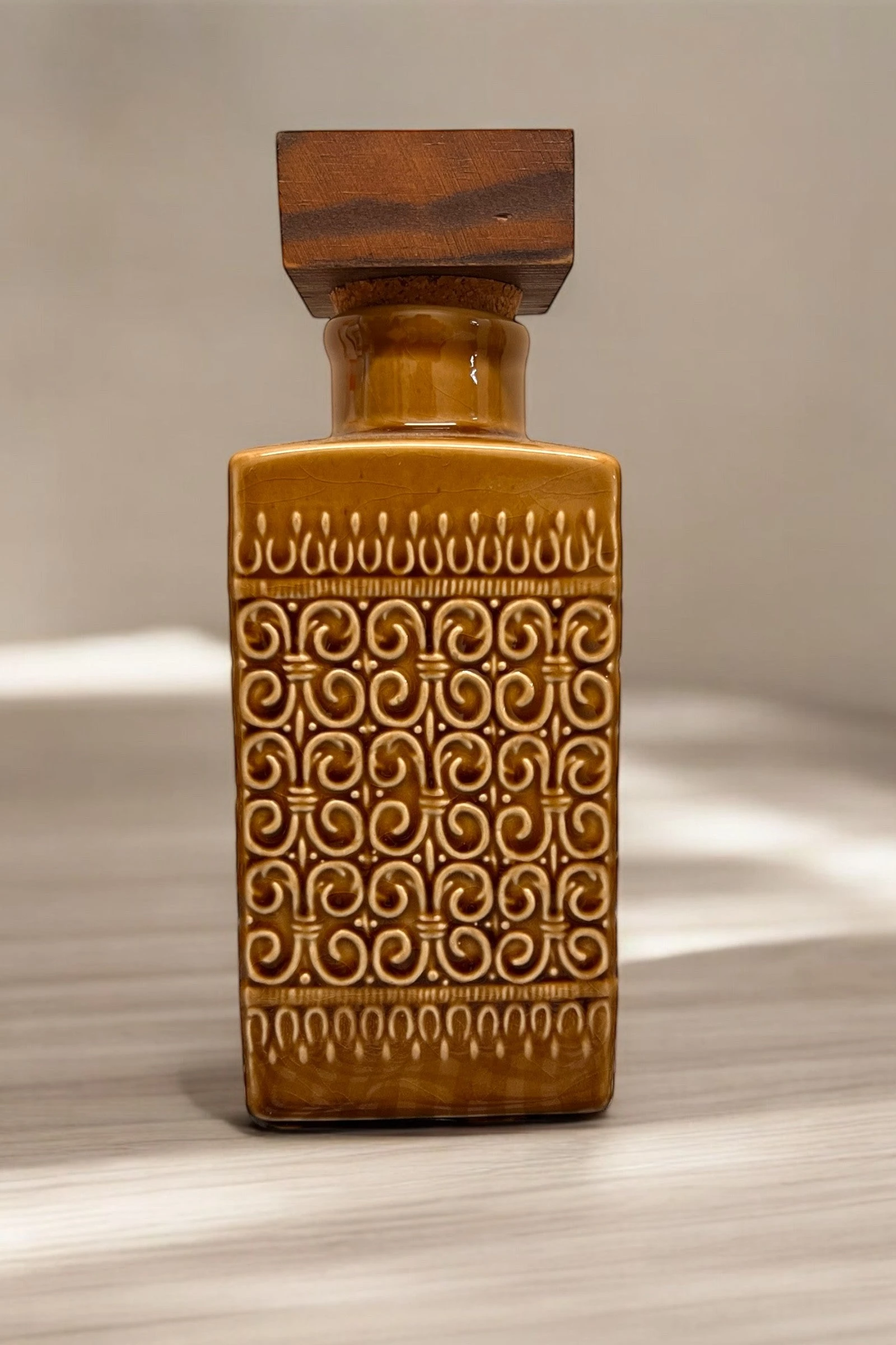 Vintage Style Brown Patterned Bottle - 








  

  

  

  

  

  

  

  

  

  

  

  

  

  
    
    


   Brown

