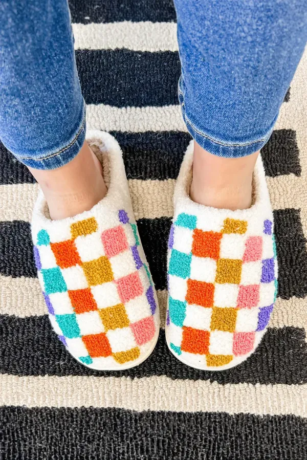 White Vibrant Checkered Plush Thermal Slippers - WHITE / 37