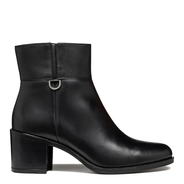 Womens Black Leather Asheel Ankle Boot - Black
