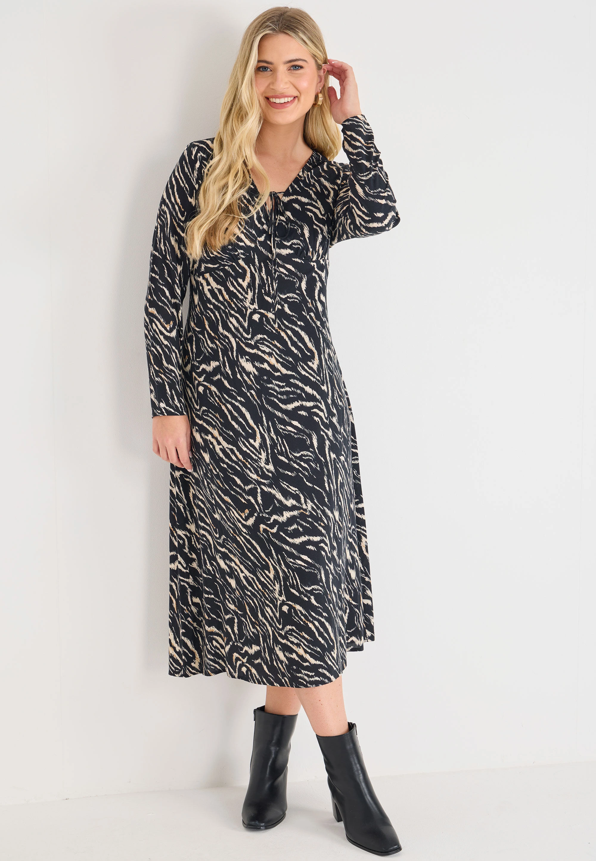 Womens Black & White Zebra Print Midi Dress