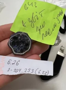 1-204 293 Brooch