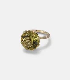18kt gold ring with topaz and diamonds 18kt gold ring with topaz and diamonds