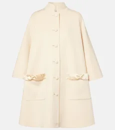 Abrigo de Crepe Couture con lazos Abrigo de Crepe Couture con lazos