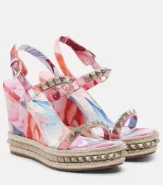 Alpargatas con cuña Pyra Clou con tachuelas florales