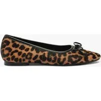 Arissa Wild Flat Arissa Wild Flat