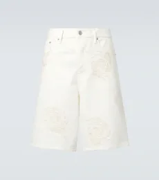Bermudas de denim bordadas