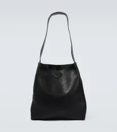 Bolso al hombro de piel Bolso al hombro de piel