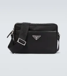 Bolso al hombro de Re-Nylon y piel Bolso al hombro de Re-Nylon y piel