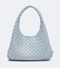 Bolso Campana Mini de piel Intrecciato Bolso Campana Mini de piel Intrecciato