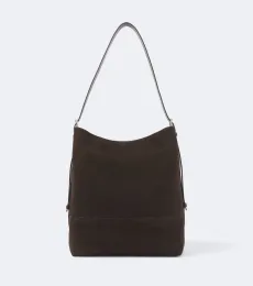 Bolso de piel con cinturón Bolso de piel con cinturón