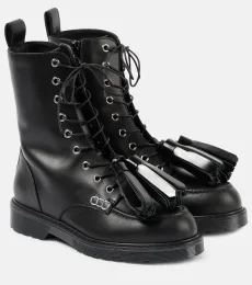 Botas de piel con borlas Botas de piel con borlas