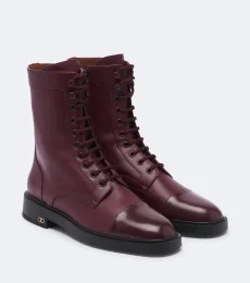 Botass de piel con cordones y VLogo Botass de piel con cordones y VLogo