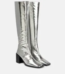 Bottes en cuir métallisé