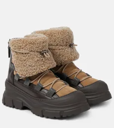 Bottines en daim doublées de peau lainée Bottines en daim doublées de peau lainée